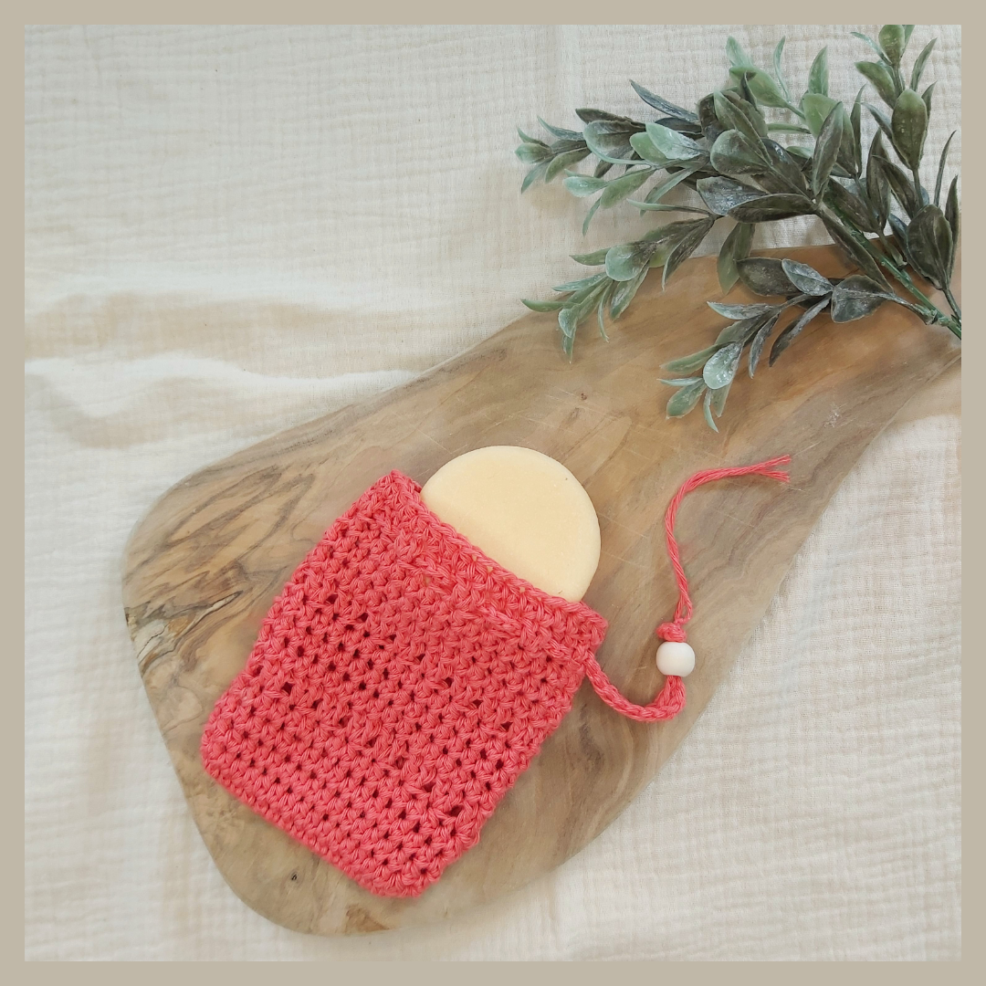 zeepzakje van recyced katoen in koraalroze