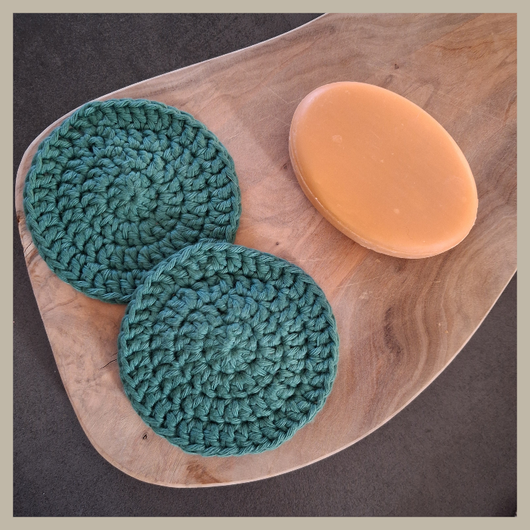 wasbare wattenschijfjes van katoen in donkergroen