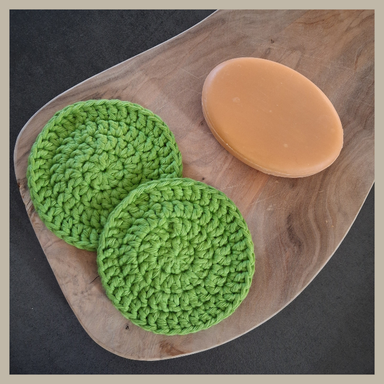 wasbare wattenschijfjes van katoen in groen