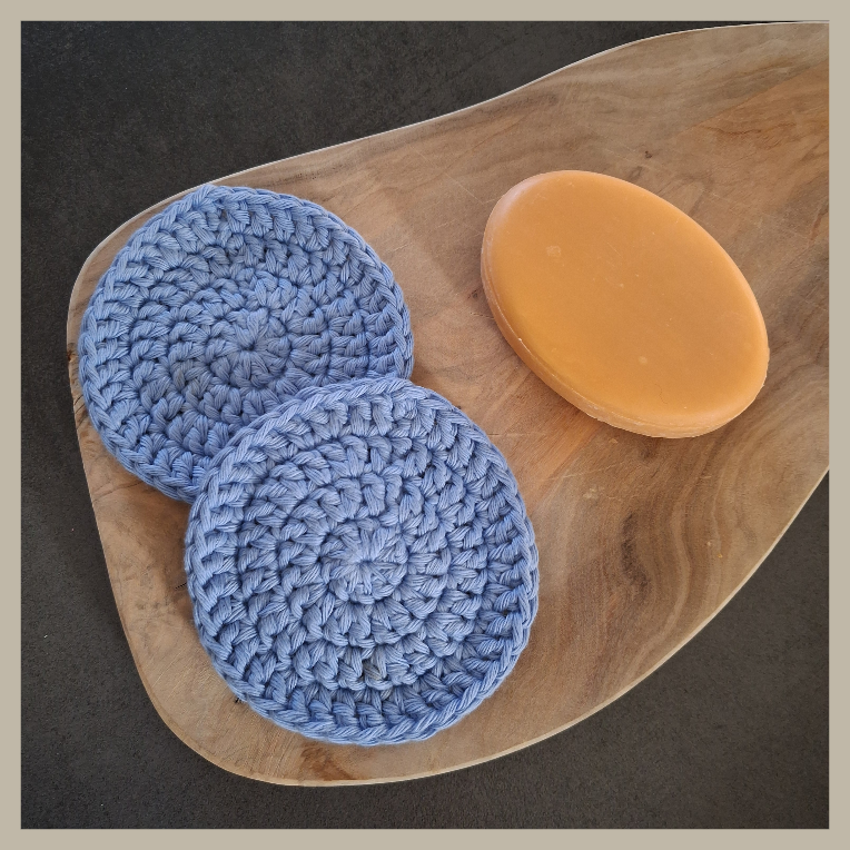 wasbare wattenschijfjes van katoen in hemelsblauw