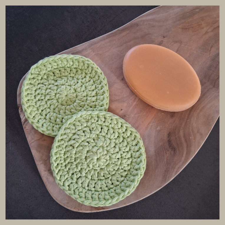 wasbare wattenschijfjes van katoen in pastelgroen